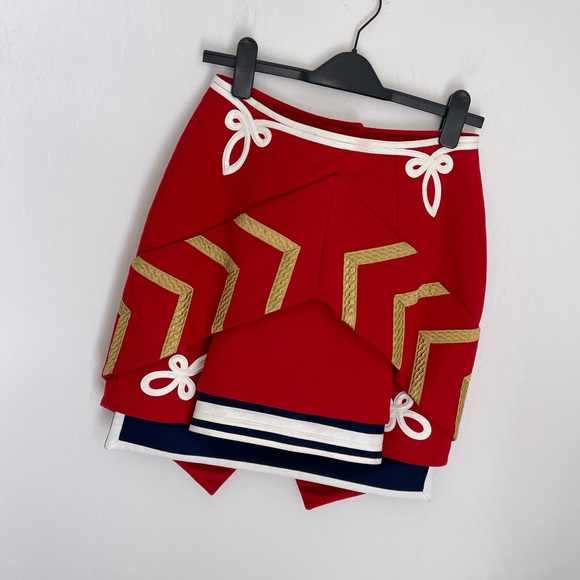 BURBERRY Ladies Wool Ceremonial Skirt In Military Red Sz 6 NWT - Picture 6 of 10